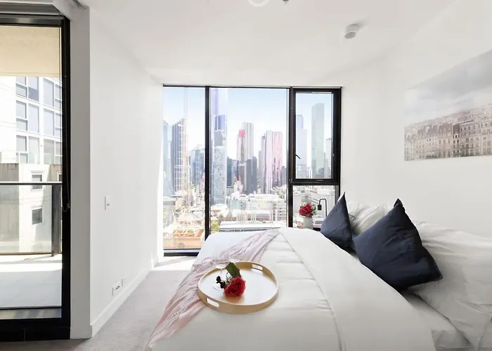 A Cozy 2Br Apt Near Melbourne Central City Views